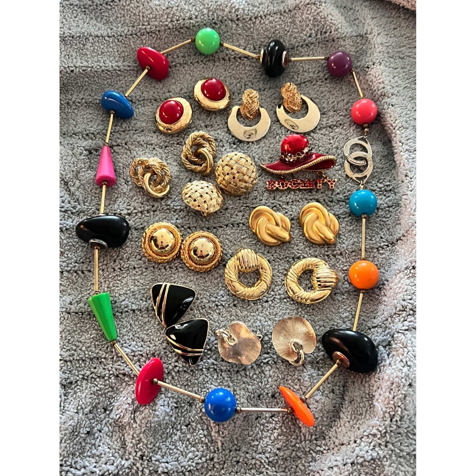 Vintage Jewelry Lot Les Bernard Necklace Trifari Earrings Gold Tone Red Brooch 60$